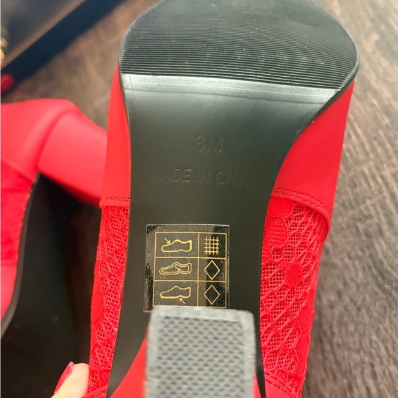 Ashro Womens 2.5 inch Heel Bootie Size 8M Red Lace Inset  Zipper - Picture 9 of 10